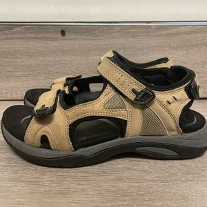 Abeo Huntington Stone Hiking Walking Sandals Beige Leather. Women's Size 7.5